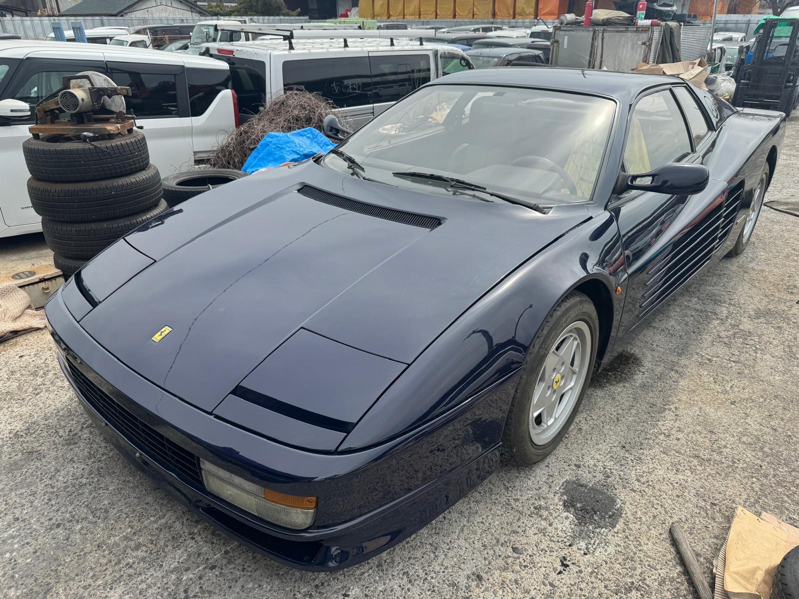 Classic Ferrari Testarossa photo 1