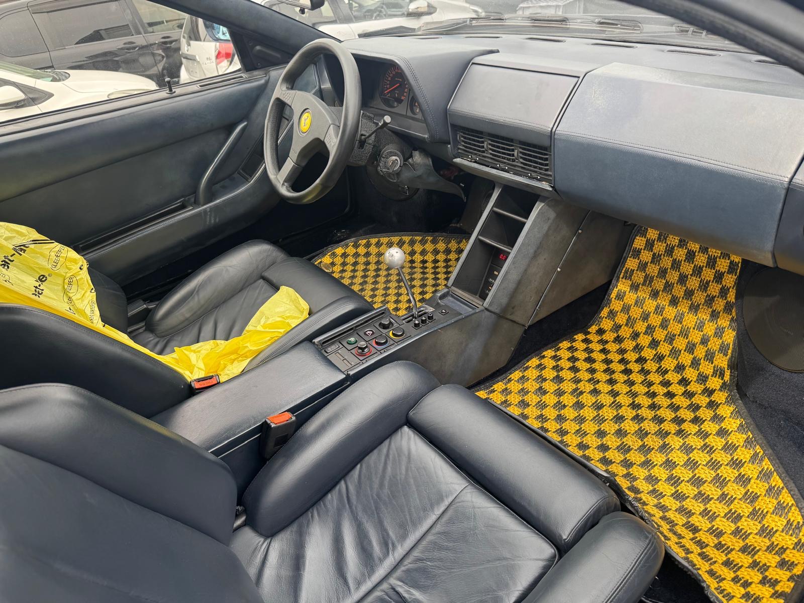Classic Ferrari Testarossa photo 7