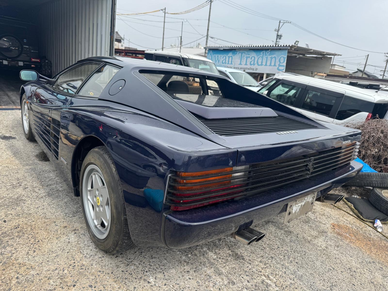 Classic Ferrari Testarossa photo 4