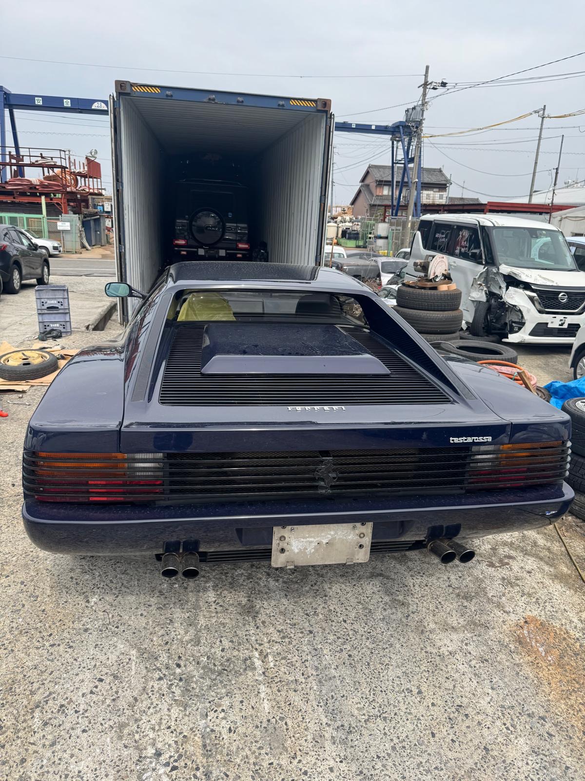 Classic Ferrari Testarossa photo 6